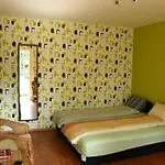 Lovely At Apartman *