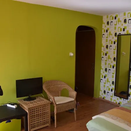 Lovely At Apartment Balatonfenyves
