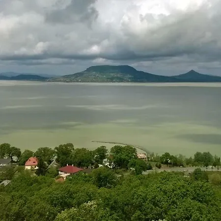 Lovely At Apartman Balatonfenyves